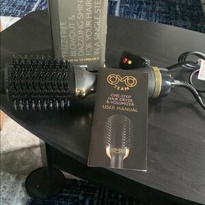 Black and Gold Hair Dryer Volumizer